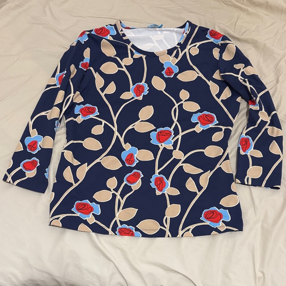 J.McLaughlin Catalina Cloth 3/4 Shirt with Tan, Red, White, and Blue Rose Design